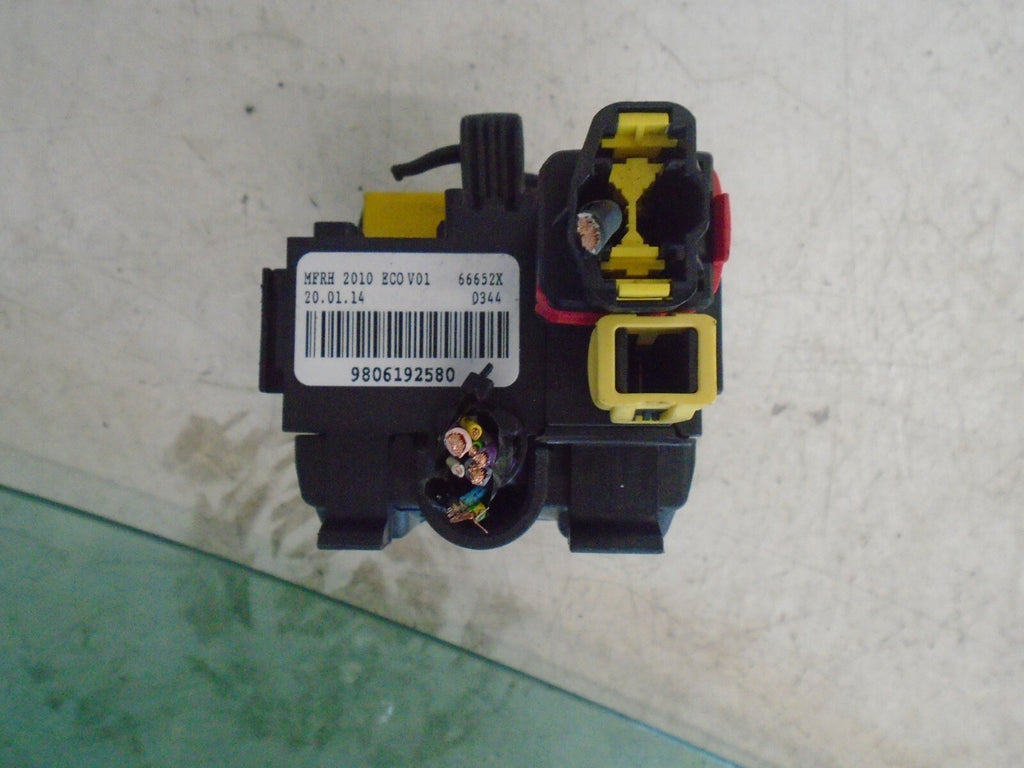 PEUGEOT 208 2014 MK1 FUSE RELAY BOX  9806192580