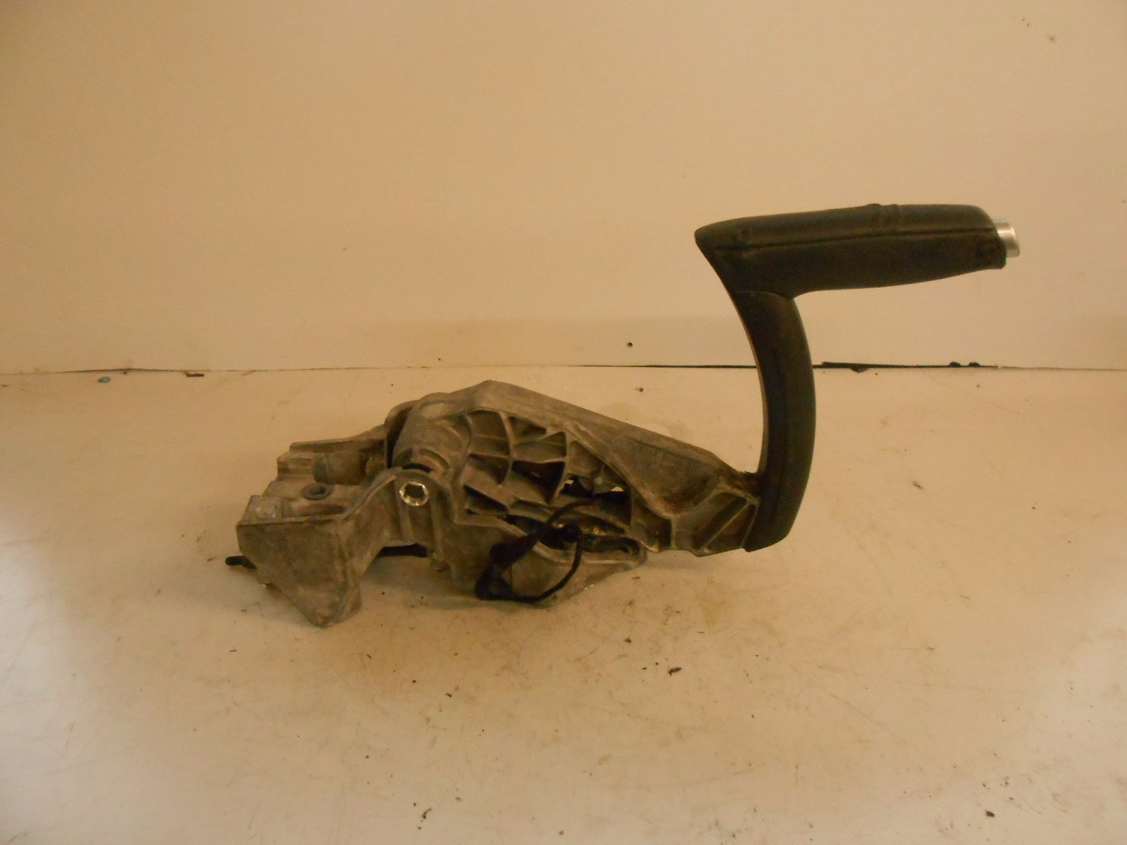 AUDI A3 8P (MK2) SPORTBACK 2007 PARKING HANDBRAKE HAND BRAKE LEVER 8P0711303C