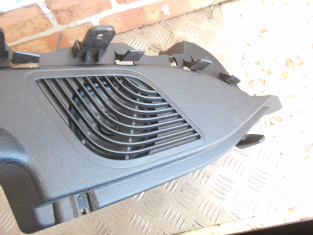 BMW 1 SERIES F20 2016 OS DRIVER SIDE REAR RIGHT PARCEL SHELF BRACKET 7221044