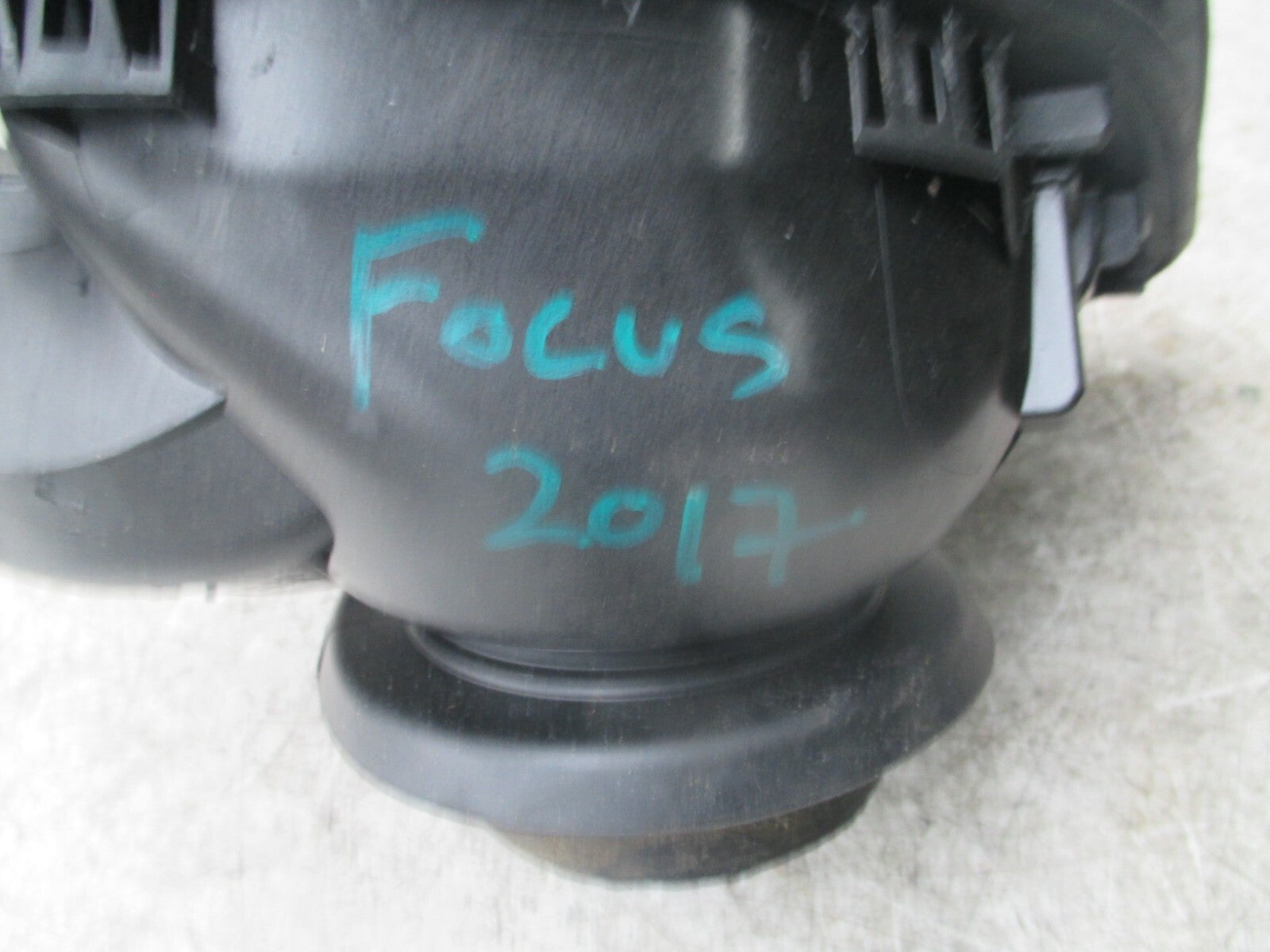 FORD FOCUS 2017 MK3 FUEL FILLER FLAP CAP IN BLACK BM51A27936