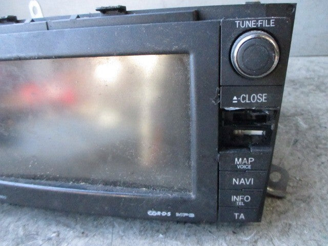 TOYOTA AVENSIS MK3 T270 2011 RADIO MEDIA PLAYER HEAD UNIT DAMAGED 8612020A80