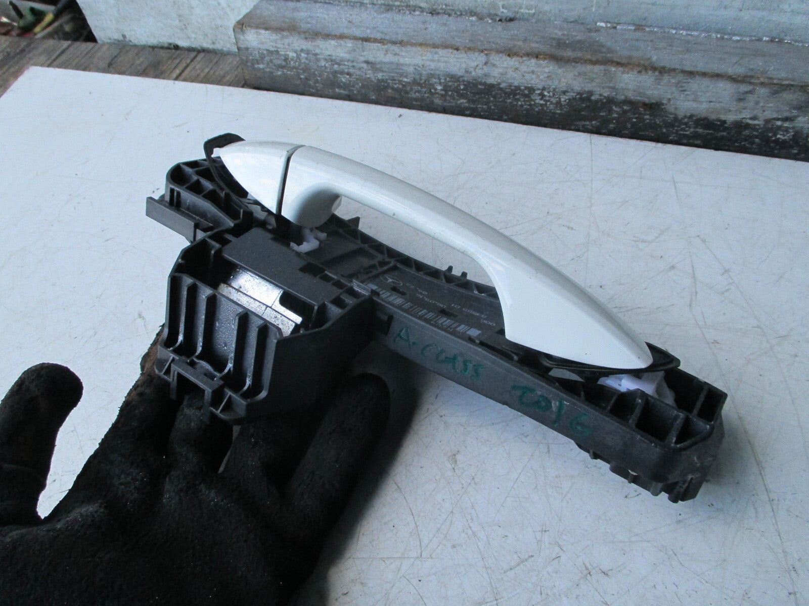 MERCEDES BENZ A CLASS W176 2016 OSR DRIVER SIDE REAR DOOR HANDLE A2047601634