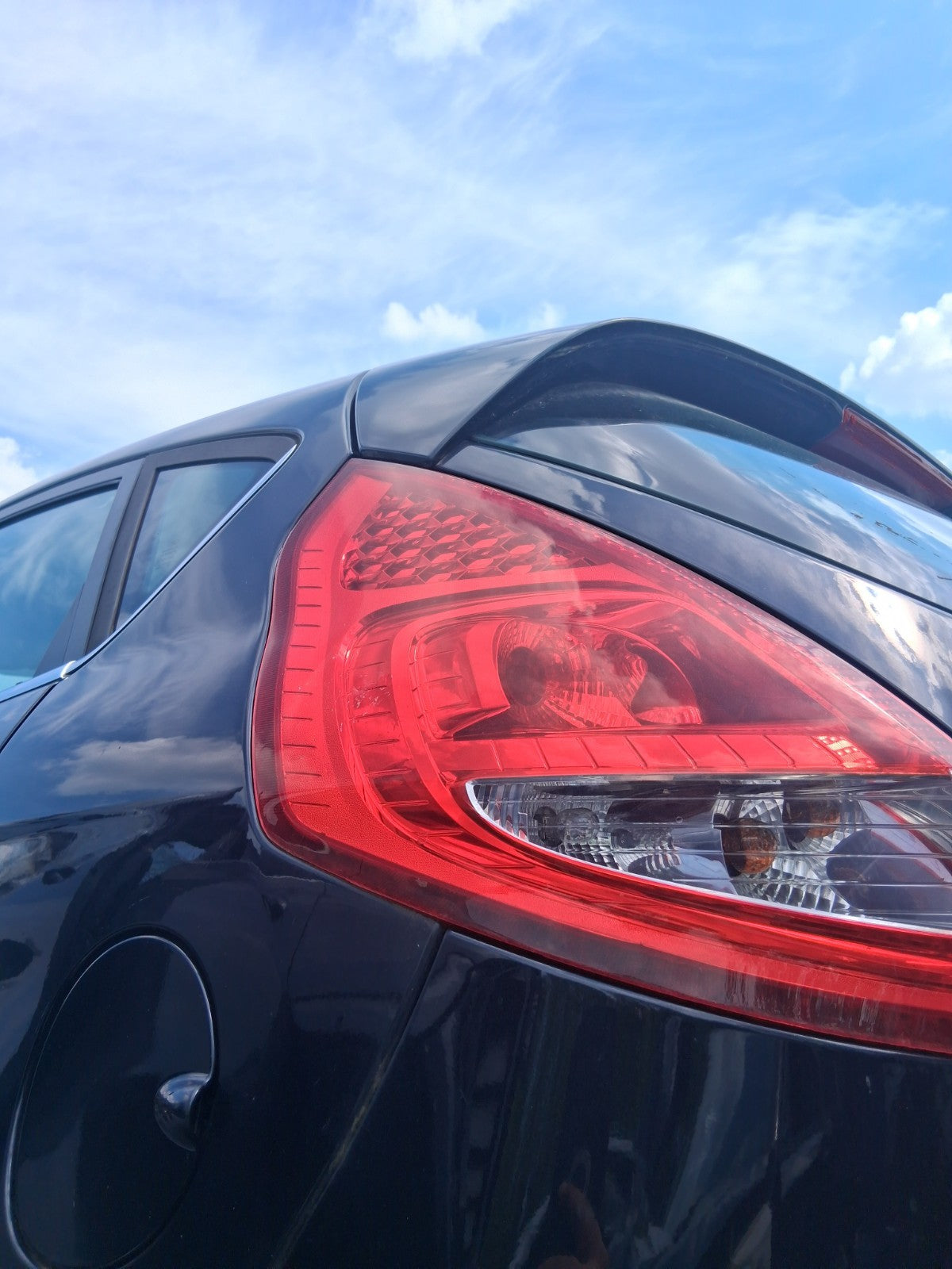 2012 FORD FIESTA ZETEC MK7 5 DOOR NSR PASSENGER SIDE REAR LEFT TAIL LIGHT