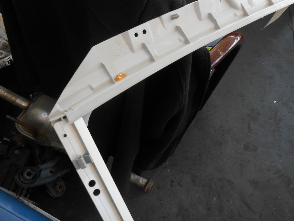 PEUGEOT 207 2011 FACELIFT 3 DOOR PANORAMIC SUNROOF SURROUND BRACKET 96537864 BJ
