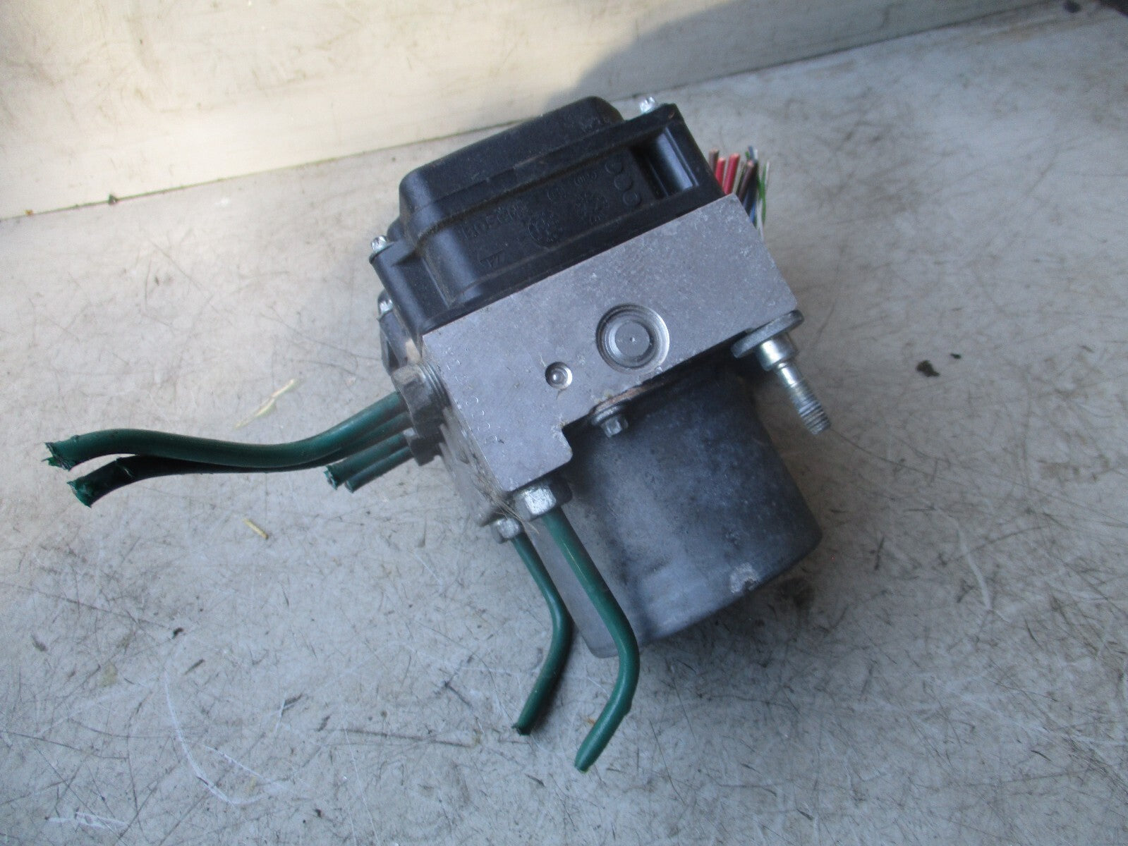 VAUXHALL CORSA C 2005 1.4 PETROL ABS PUMP MODULATOR 13182319