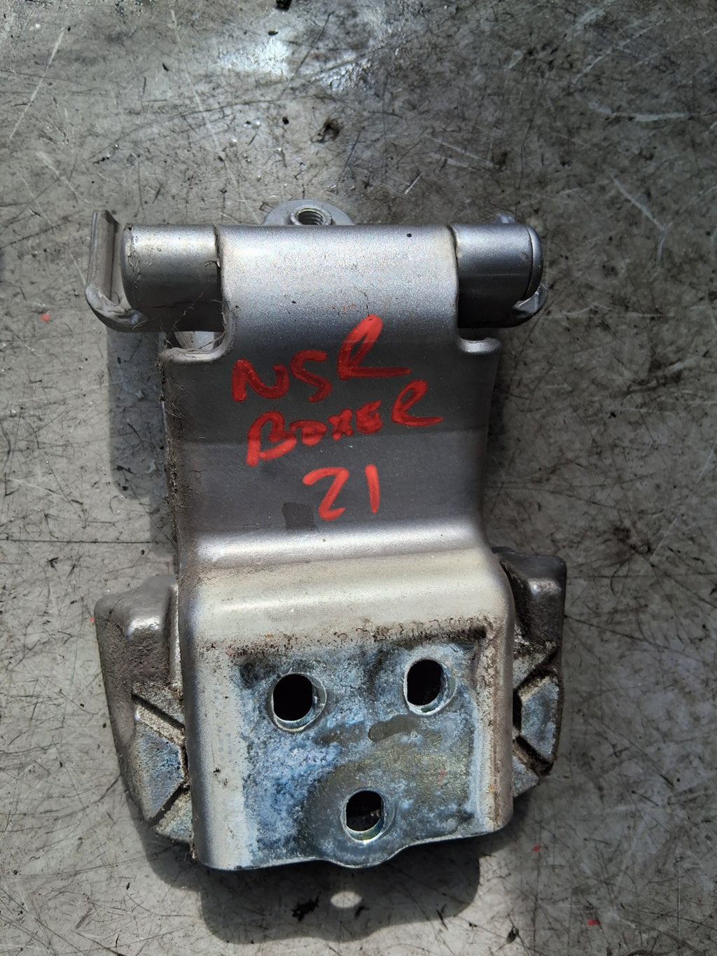 2021 PEUGEOT BOXER MK3 NSR PASSENGER SIDE REAR LEFT DOOR PAIR OF HINGES A048903