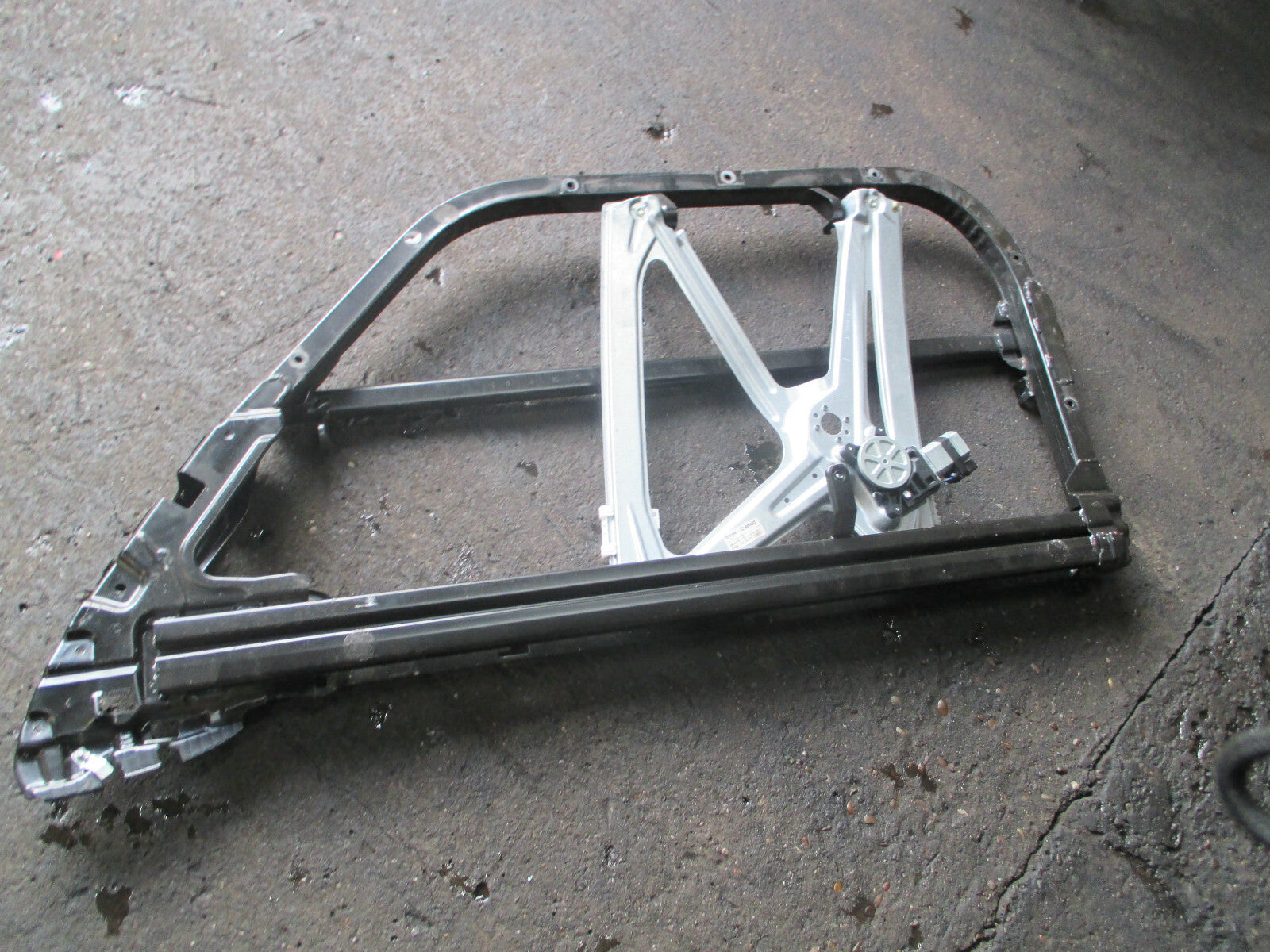 SMART FORFOUR  2010 OSF DRIVER SIDE DOOR FRAME & REGULATOR MOTOR A4517210201