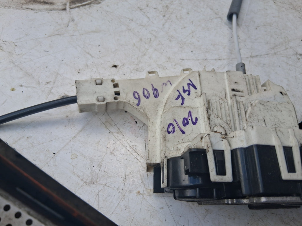 MERCEDES BENZ SPRINTER W906 2016 OSF DRIVER FRONT DOOR LOCK HANDLE A9067201435