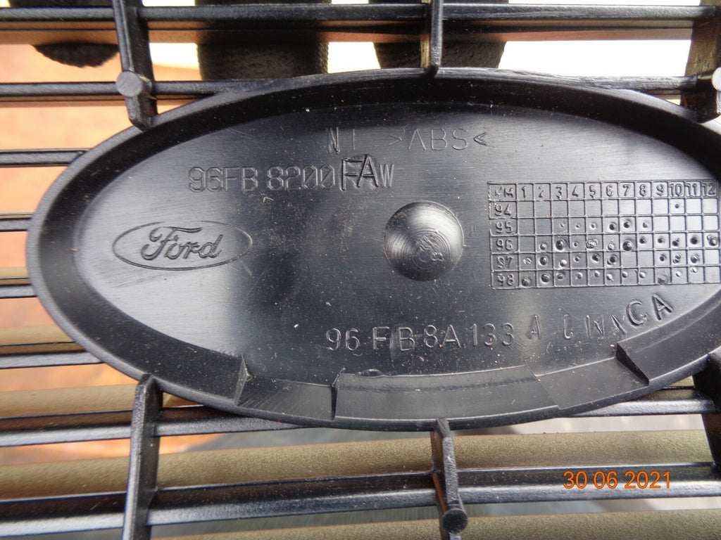 FORD FIESTA MK4 COMPLETE FRONT MAIN CENTRE BUMPER GRILL SILVER 96FB8200ACW