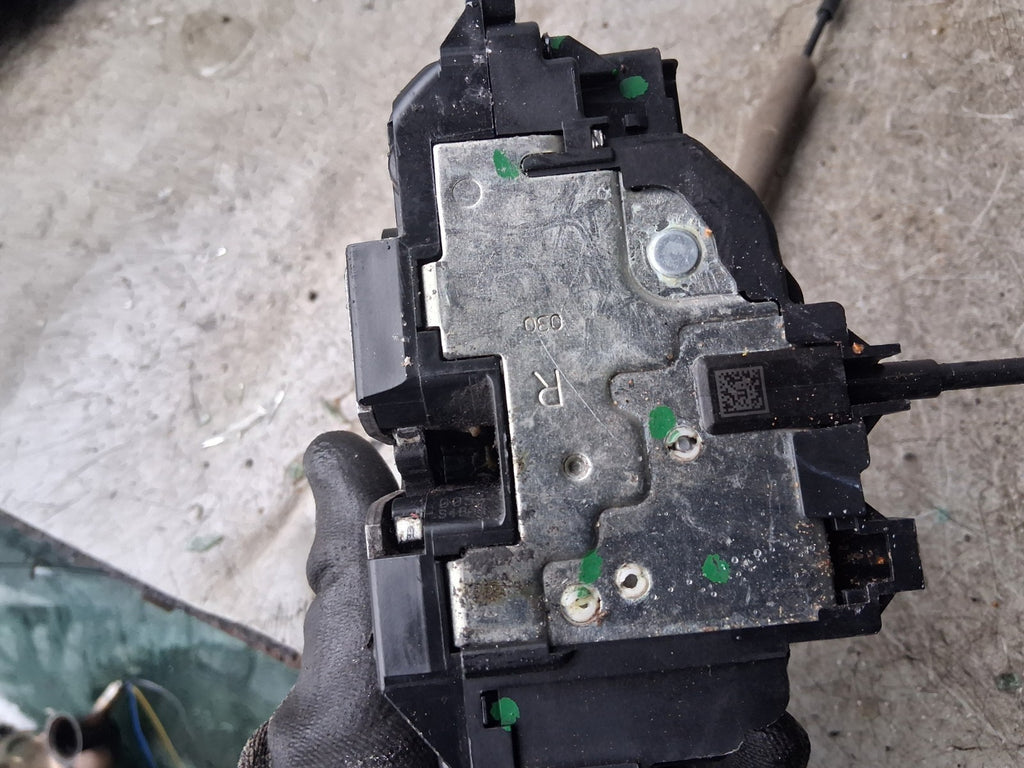 2020 RENAULT MASTER MK3 OSF DRIVER SIDE FRONT DOOR LOCK MECHANISM