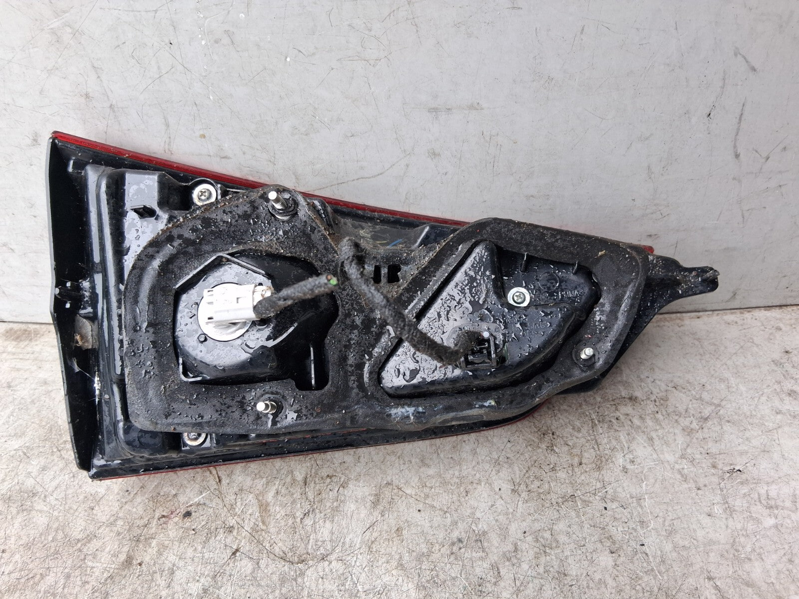 2018 NISSAN QASHQAI J11 NSR PASSENGER SIDE REAR LEFT INNER TAIL LIGHT 22619009