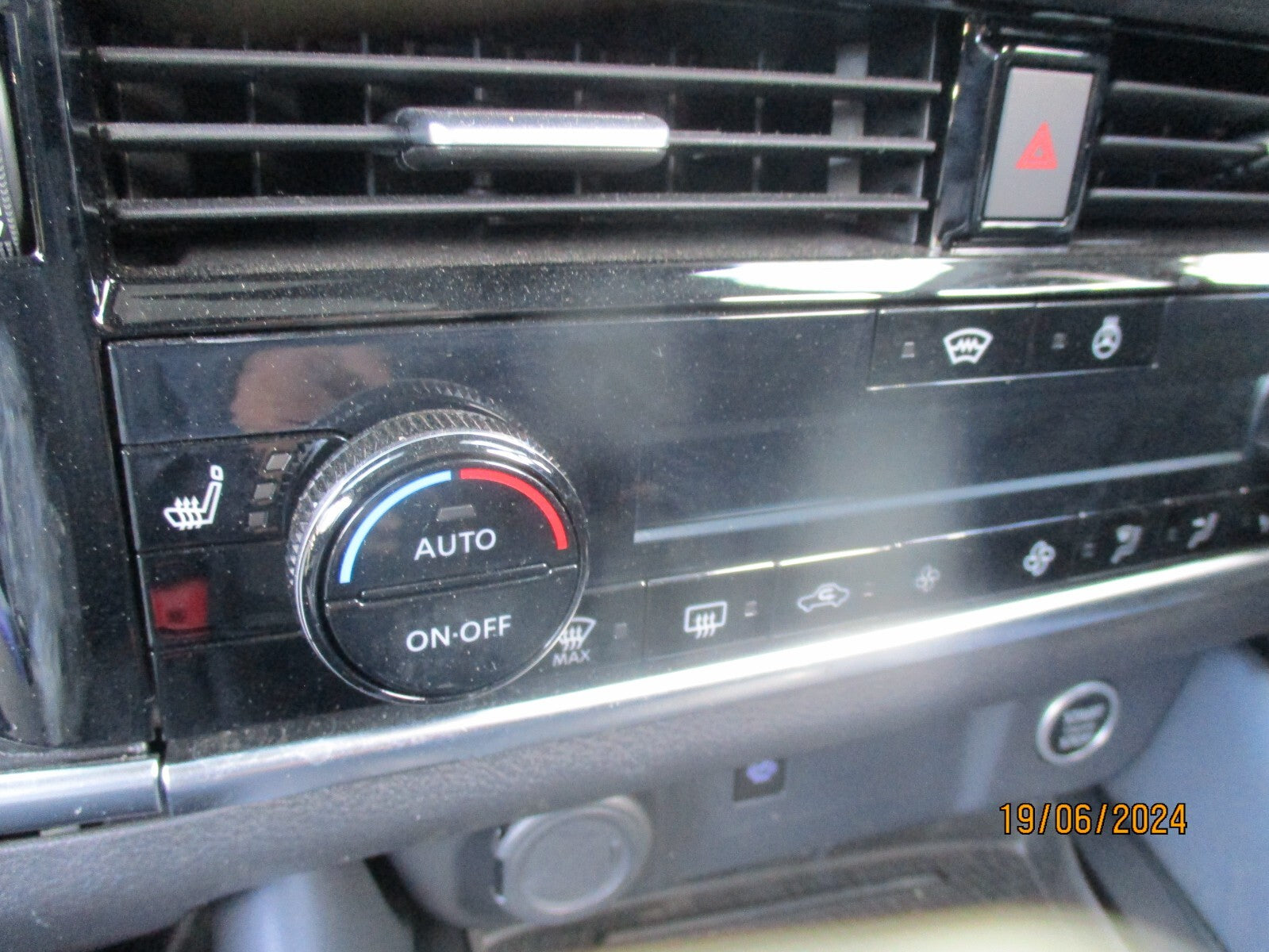 NISSAN QASHQAI J12 MK3 2023 HEATER AC CLIMATE CONTROL & HEATED SEAT SWITCH PANEL