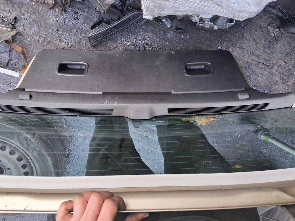 2002 VW VOLKSWAGEN GOLF MK4 COMPLETE TAILGATE BOOTLID BEIGE