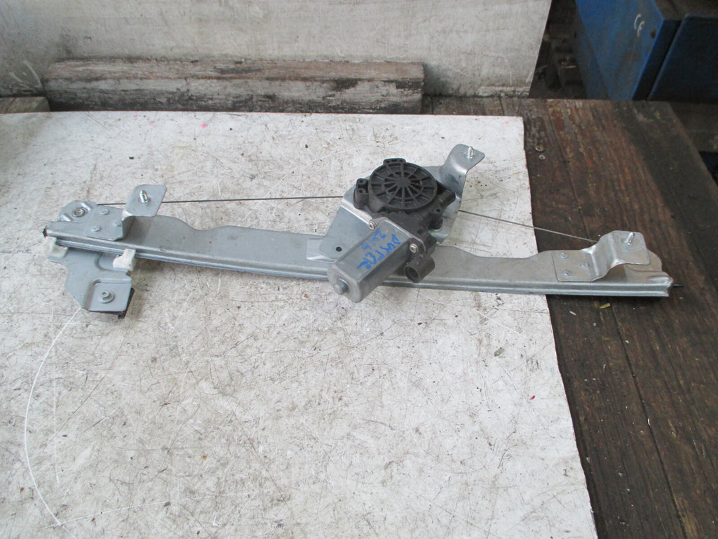 DACIA DUSTER 2016 MK1 5 DOOR NSF PASSENGER FRONT DOOR WINDOW REGULATOR & MOTOR