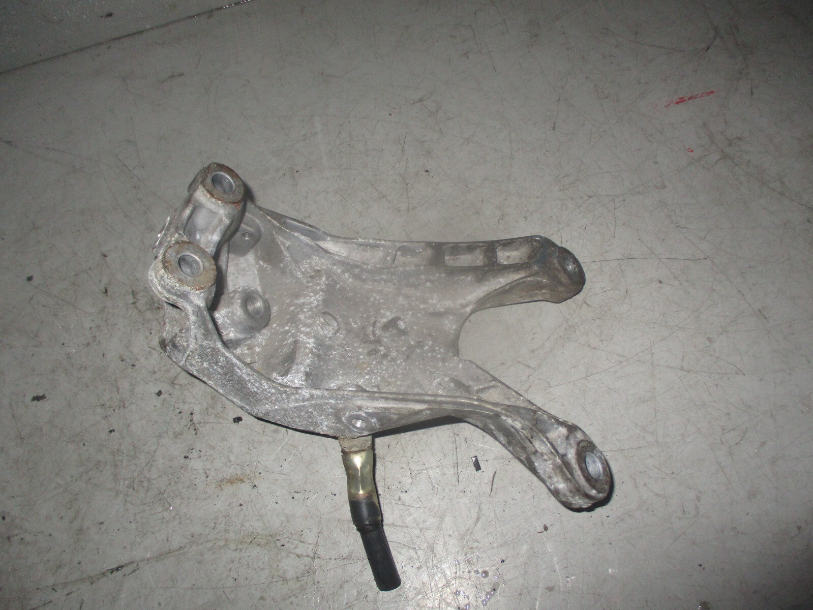 AUDI A6 2017 OSF DRIVER SIDE ENGINE MOUNT 4G0199308AA